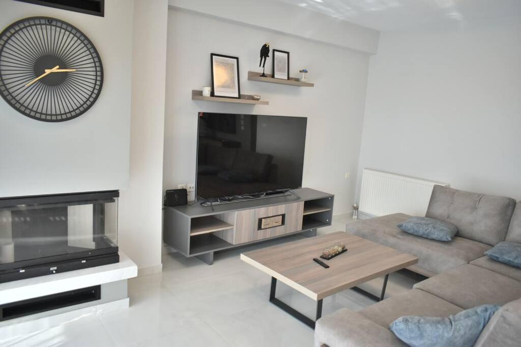 Modern Luxury Suite Karditsa Exterior photo